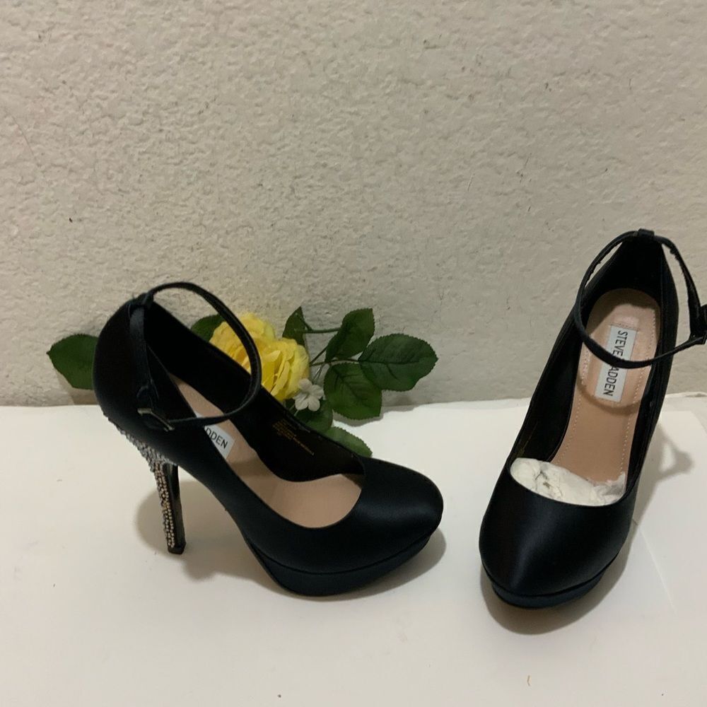 𝗦𝗧𝗘𝗩𝗘 𝗠𝗔𝗗𝗗𝗘𝗡 𝗚𝗟𝗜𝗧𝗭𝗬 𝗣𝗟𝗔𝗧𝗙𝗢𝗥𝗠 𝗛𝗘𝗘𝗟𝗦 SIZE 7.5 M